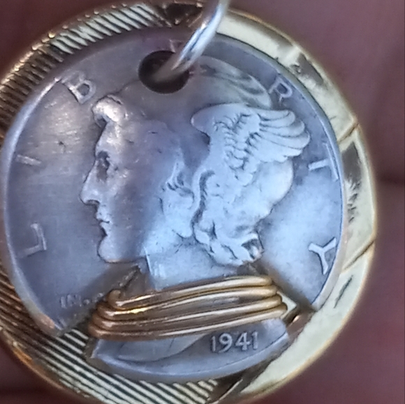 Handmade Necklace with Vintage Mercury Dime 1941 - Picture 5 of 6